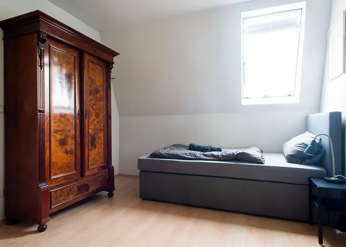 - Perfect For Bigger Groups *