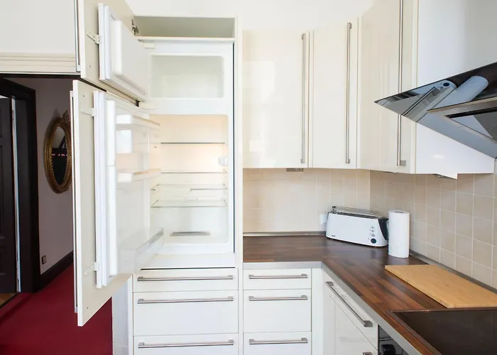 - Perfect For Bigger Groups